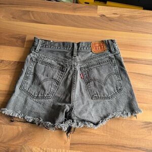 Levi’s Wedge‎ short in a washed black color
